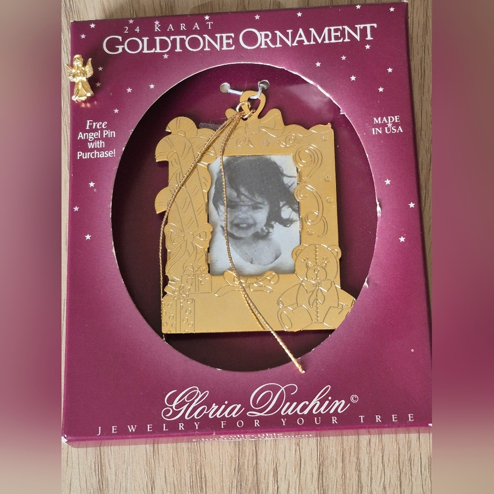 VtgNIB 24 Karat Goldtone Gloria Duchin Teddy Bear Christmas Frame With Angel Pin